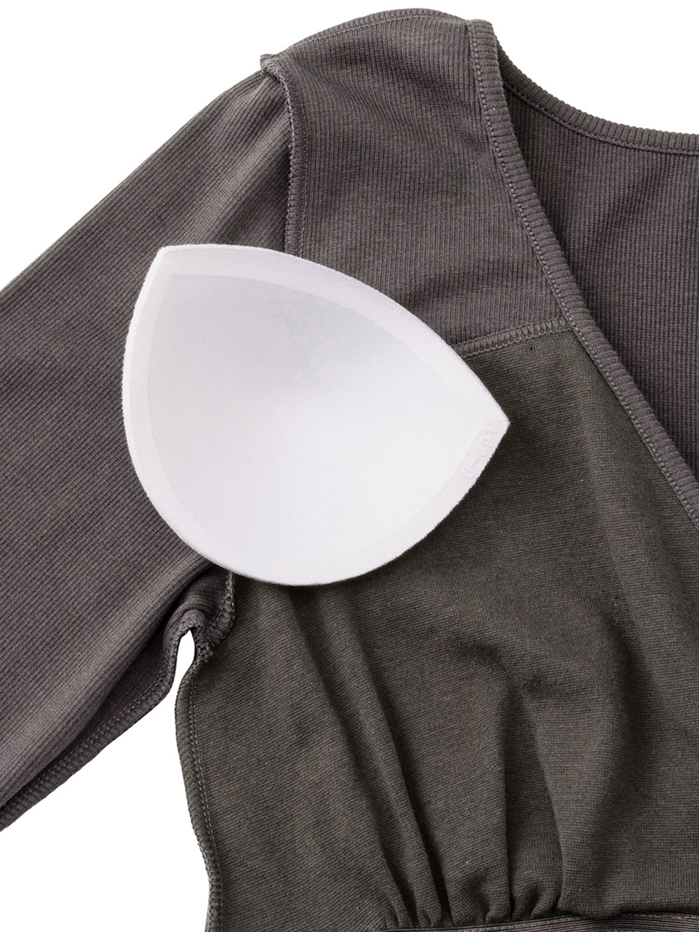 マタニティ 授乳 キャミソール | 【出産後も長く使える】吸湿発熱加工リブ カップ付き授乳インナー ｜マタニティウェア・授乳服通販｜ エンジェリーベ  公式