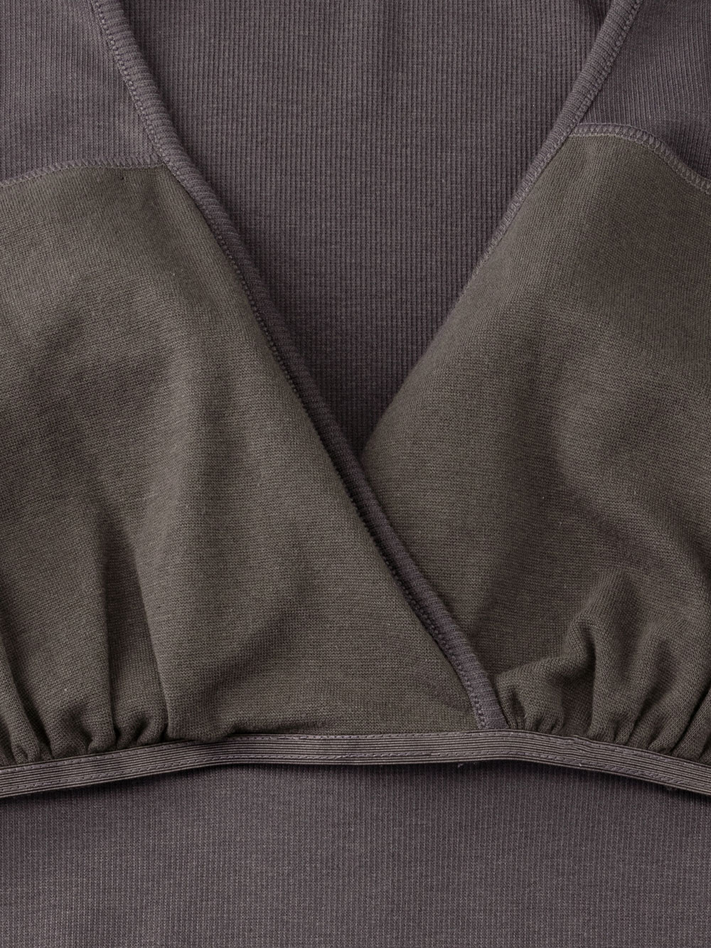 マタニティ 授乳 キャミソール|吸湿発熱加工リブ　カップ付き授乳インナー【出産後も長く使える】