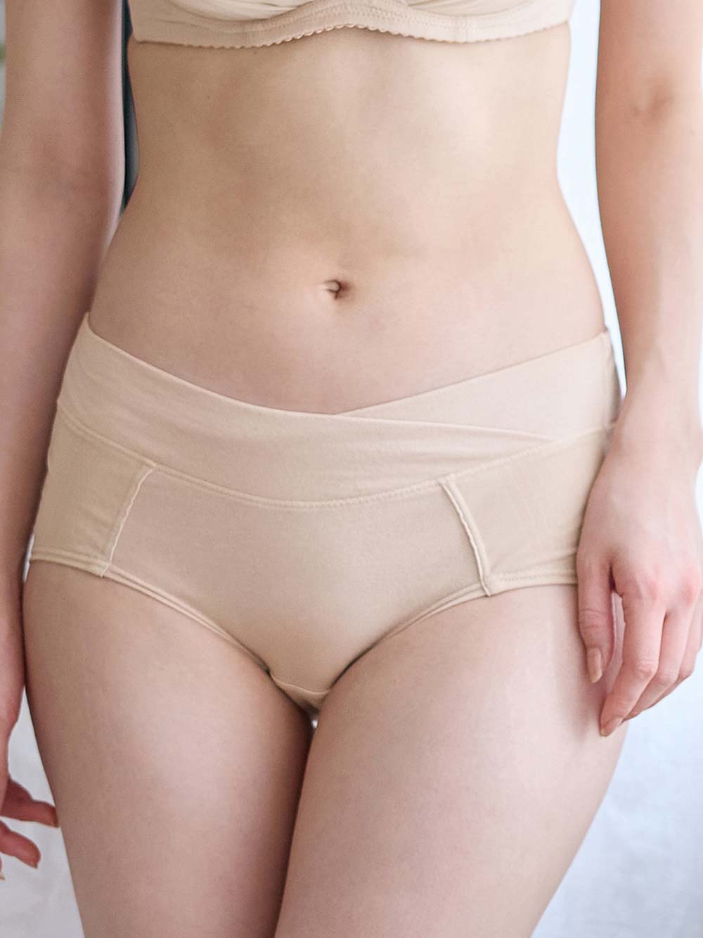 マタニティ ショーツ|助産院監修　ママとつくった産前産後使えるローライズマタニティショーツ|ベージュ（シンプル）