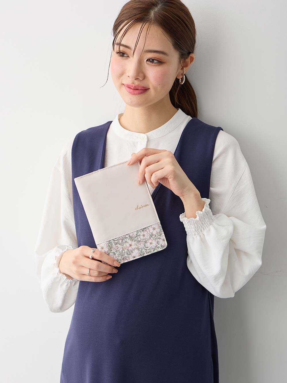 母子手帳ケース|犬印本舗 リバティ軽量・薄型マルチケース(お薬手帳ケース)|ベージュ