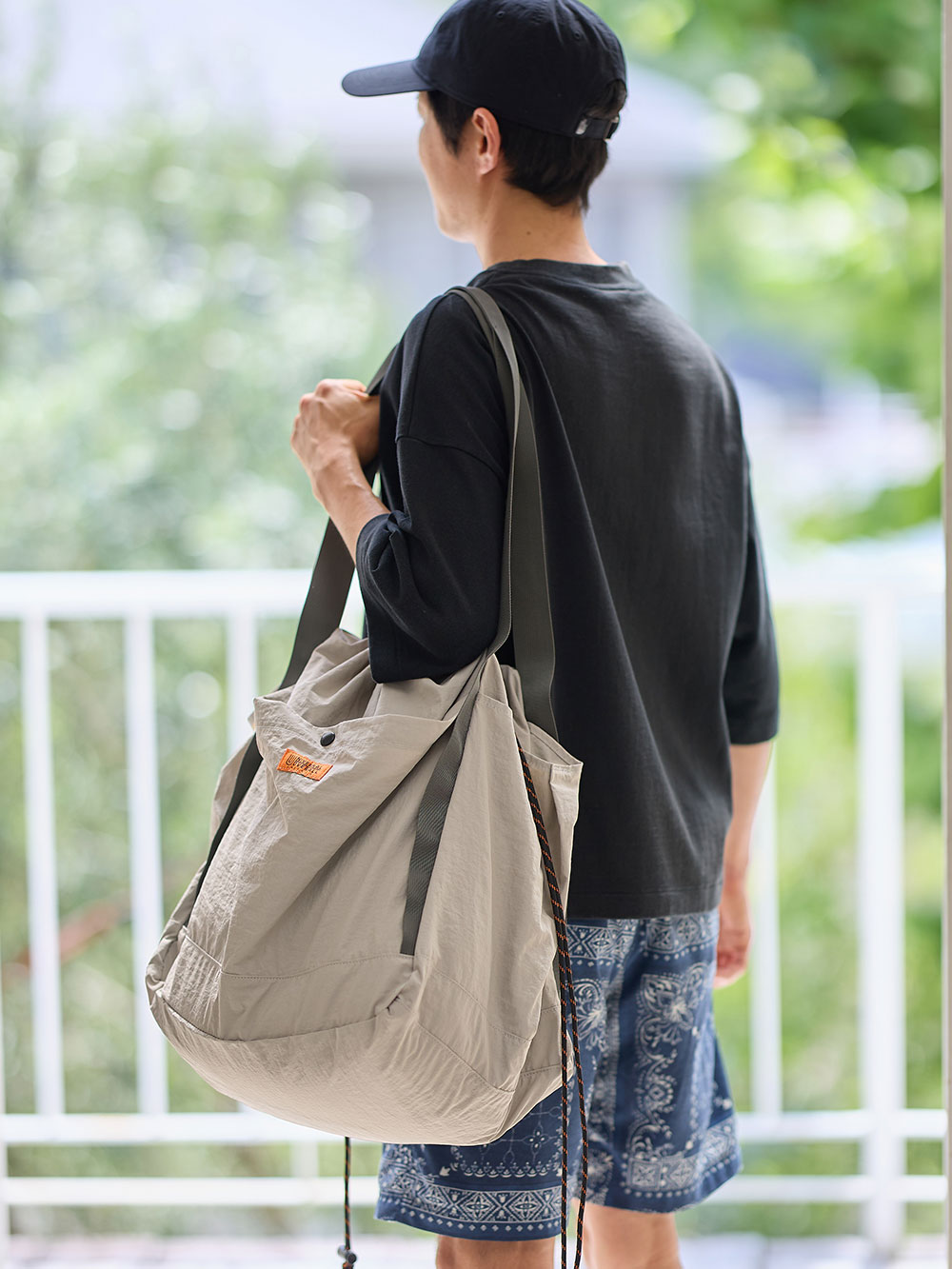 マザーズバッグ・ママバッグ|UNIVERSAL OVERALLユニバーサルオーバーオール　巾着 トートバッグ 　マザーズ　撥水 大容量 L|グレーベージュ