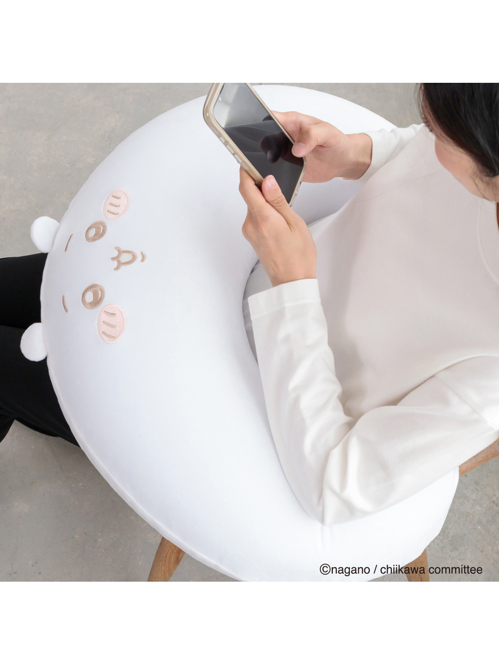 妊婦用 抱き枕・授乳クッション|【アニメちいかわ】空気でふくらむマルチクッション|オフ（ちいかわ）
