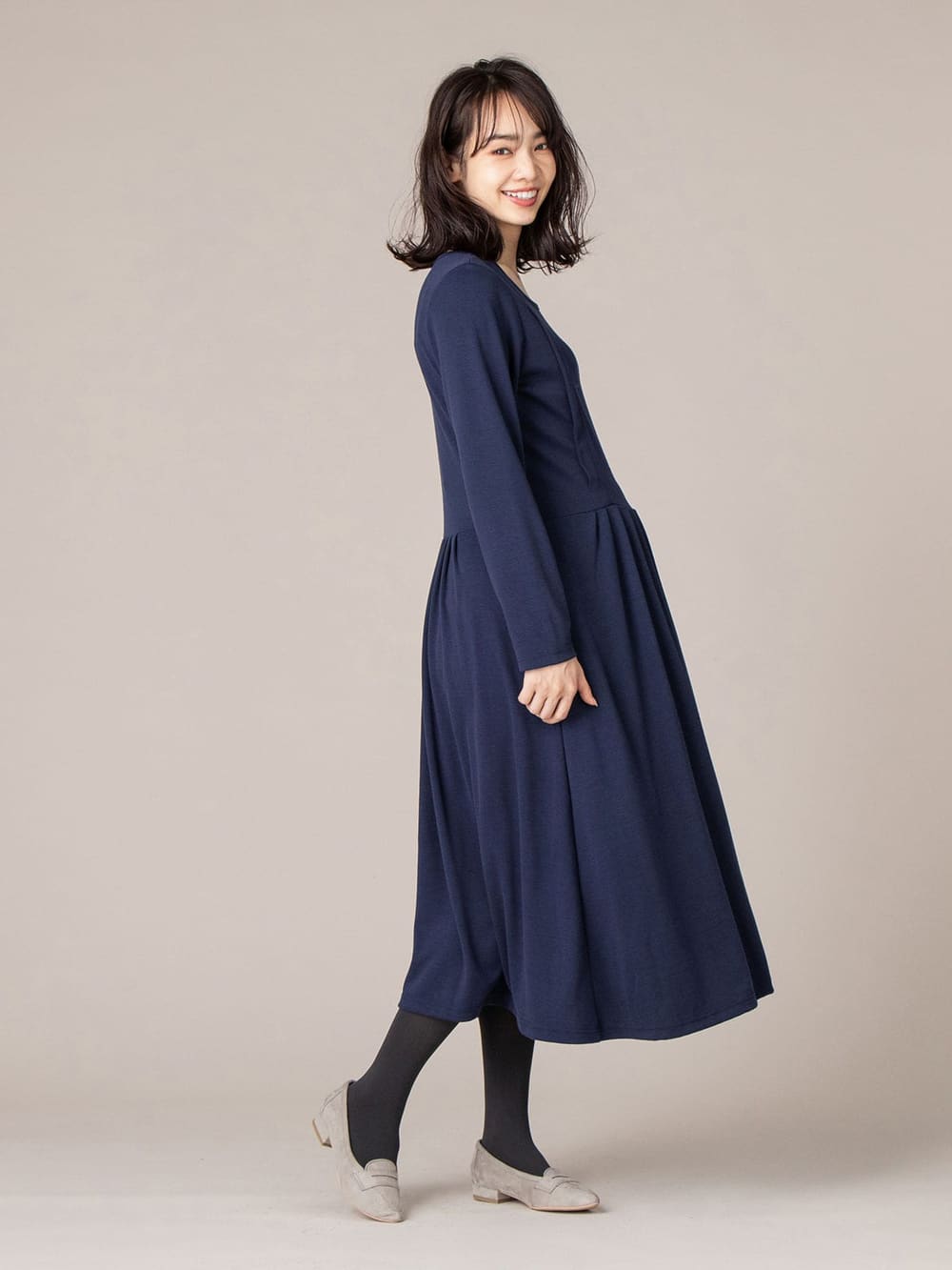 マタニティ ワンピース|ポンチ切り替えタックワンピース マタニティ・授乳服【出産後も長く使える】