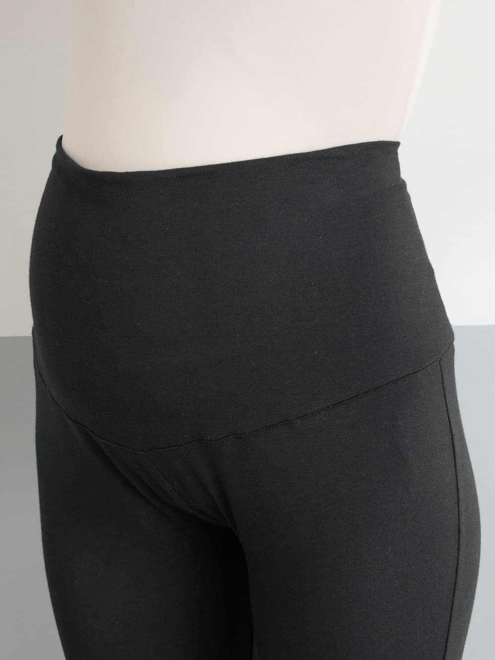 マタニティ パジャマ・ルームウェア|【授乳しやすい】【あったか】ふんわりパイル裏起毛ウエスト切替ギャザーワンピ×レギンスセットパジャマ