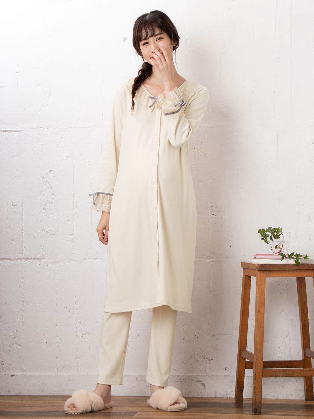 マタニティ パジャマ・ルームウェア|【授乳しやすい】【産前産後対応】やわらかスムースレースリボンパジャマ（産後も使えるパンツ付き）|アイボリー
