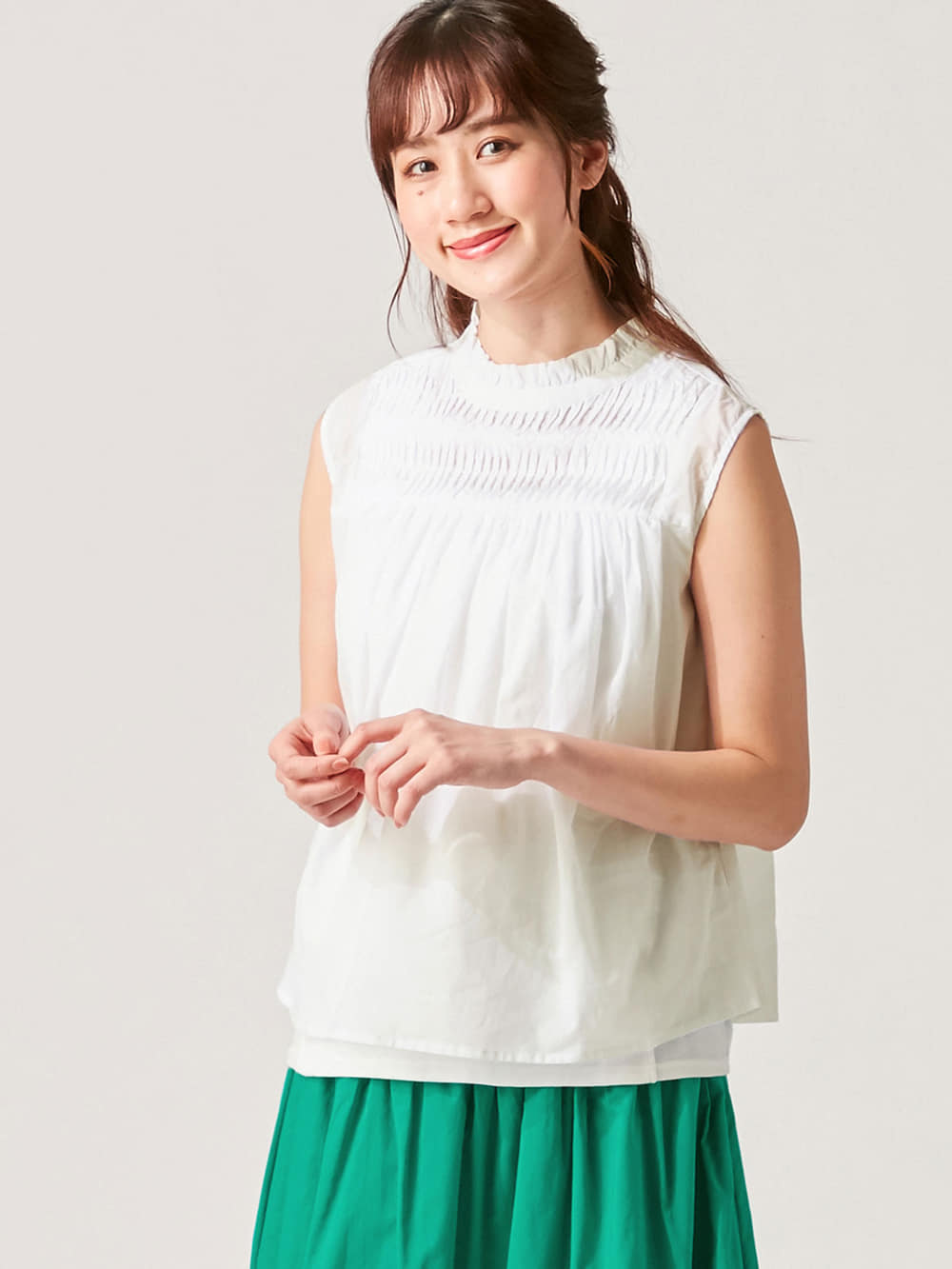 綿ローンタック使いフリルネックノースリーブブラウス マタニティウェア 授乳服通販 エンジェリーベ 公式 綿ローンタック使いフリルネックノースリーブブラウス マタニティウェア 授乳服通販 エンジェリーベ 公式