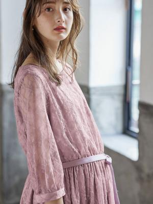 マタニティ ワンピース|総レースロングワンピース（サテンリボンベルト付）　マタニティ・授乳服【出産後も長く使える】|モーブ×モーブ