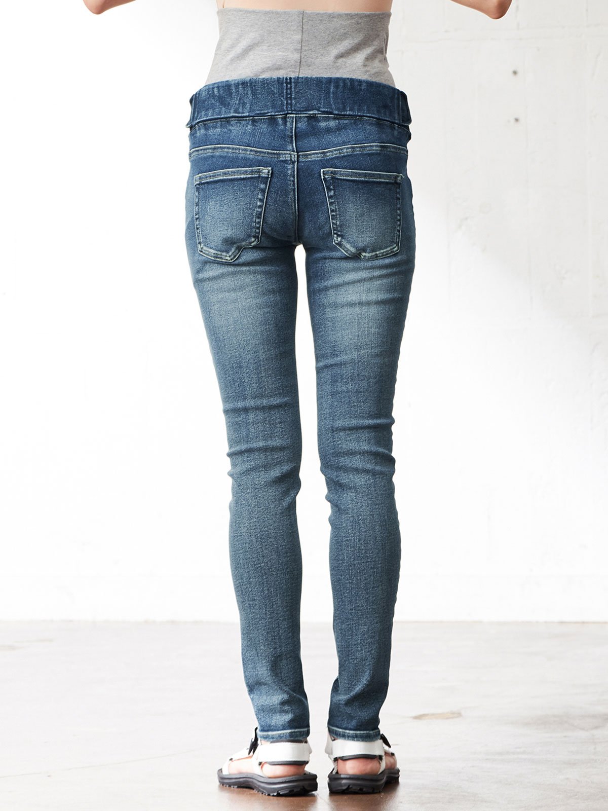 マタニティ パンツ|【産前産後対応】骨盤快適ハイストレッチスキニーデニムVパンツ【出産後も長く使える】