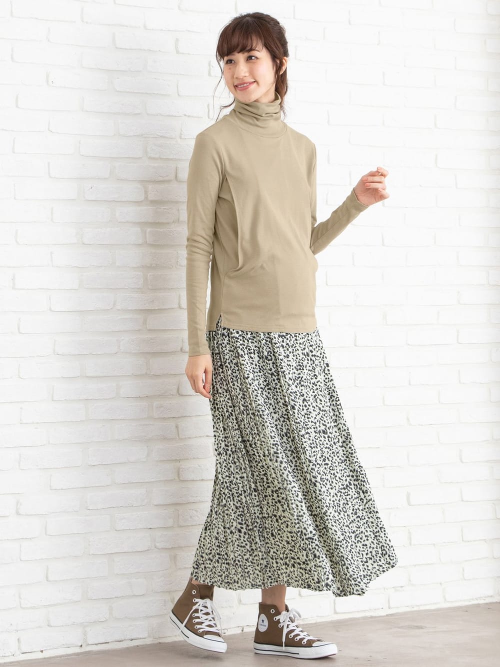 マタニティ トップス|綿混やわらかフライスタートルネックTシャツ　マタニティ・授乳服【出産後も長く使える】|グレージュ