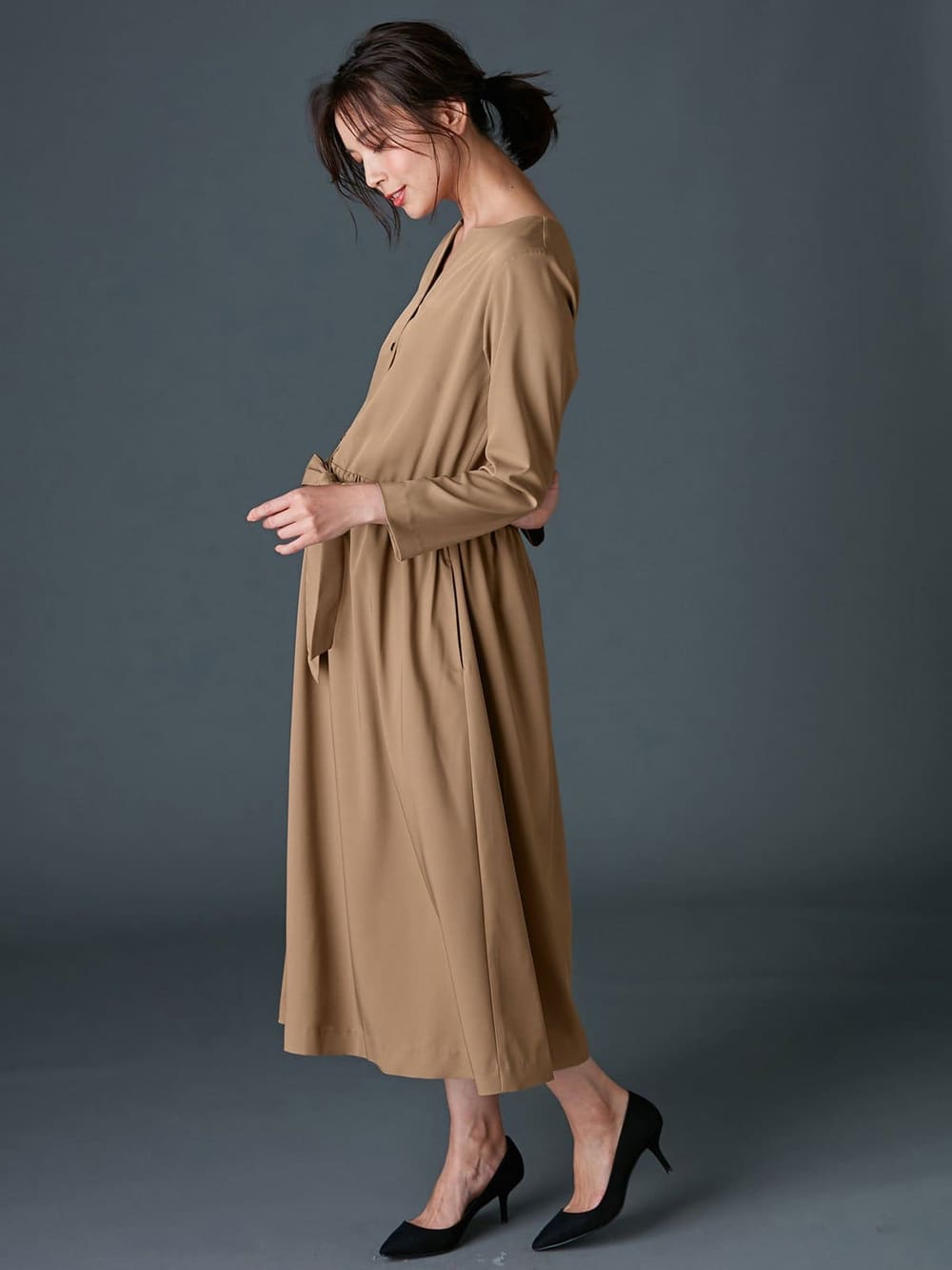 マタニティ ワンピース|キーネックベルト付ワンピース　マタニティ・授乳服【出産後も長く使える】|ベージュ