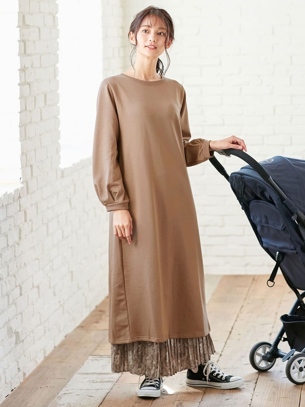 マタニティ ワンピース|【マタニティ・授乳服】裏起毛バックスリットスウェットワンピ|ペールブラウン