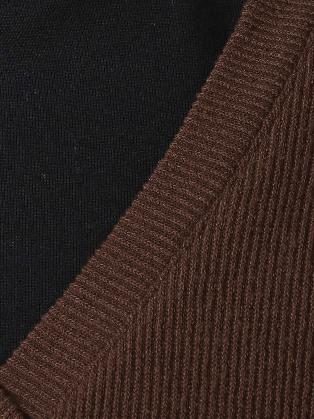 アウトレット|ain(アイン)ニットソー裏起毛タートルフェイクトップス マタニティ・授乳服【出産後も長く使える】