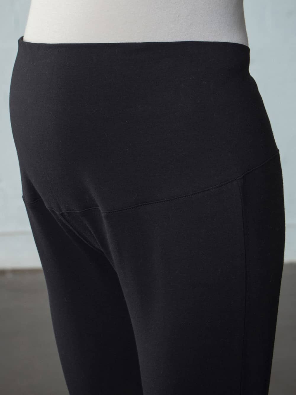 授乳しやすい】【あったか】ミニ裏毛裏起毛ラッフルワンピース