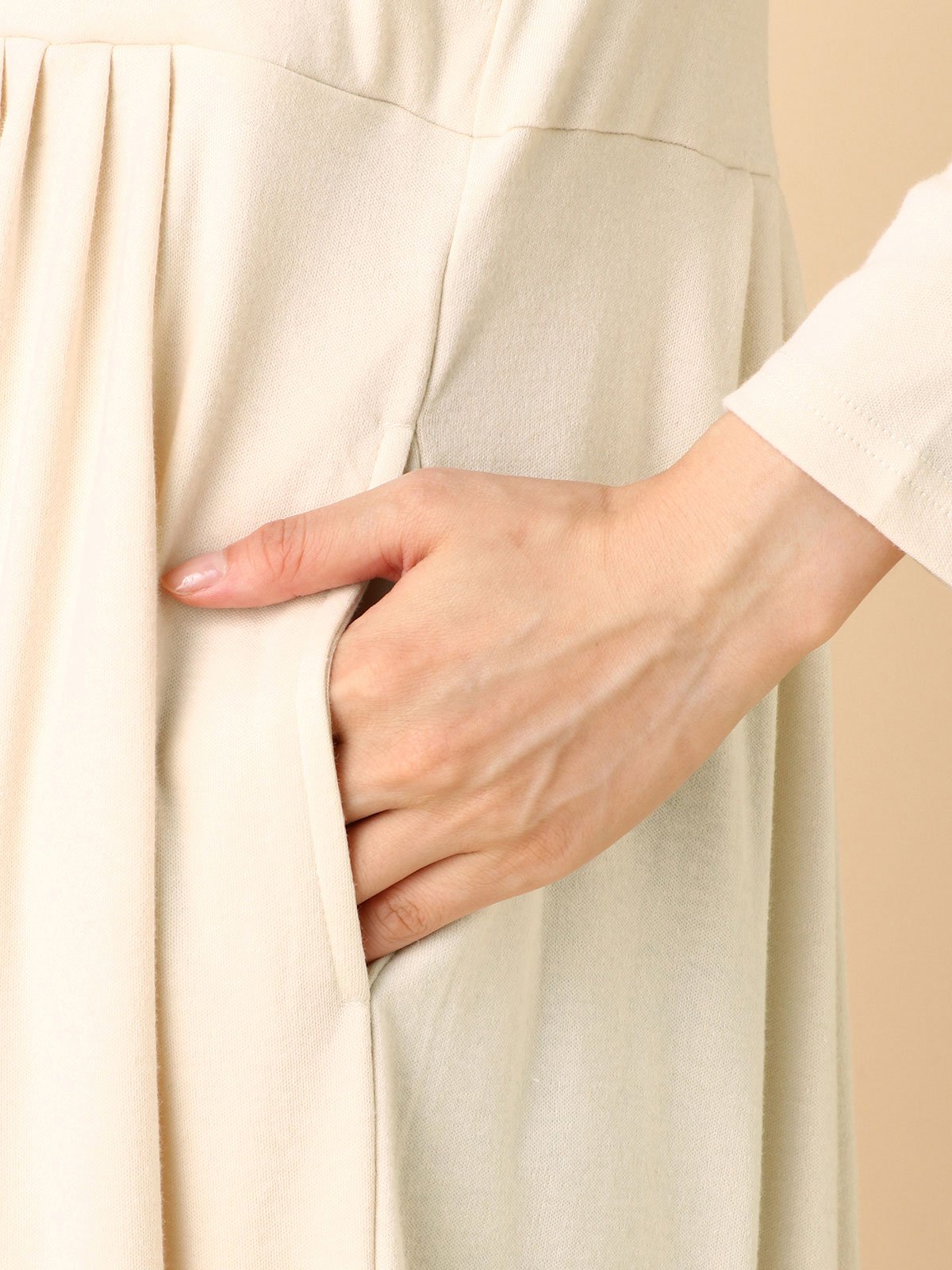 マタニティ ワンピース|【選んでオトクな割引キャンペーン対象】【授乳口付】やわらかスムース タートルネックリラックスワンピース