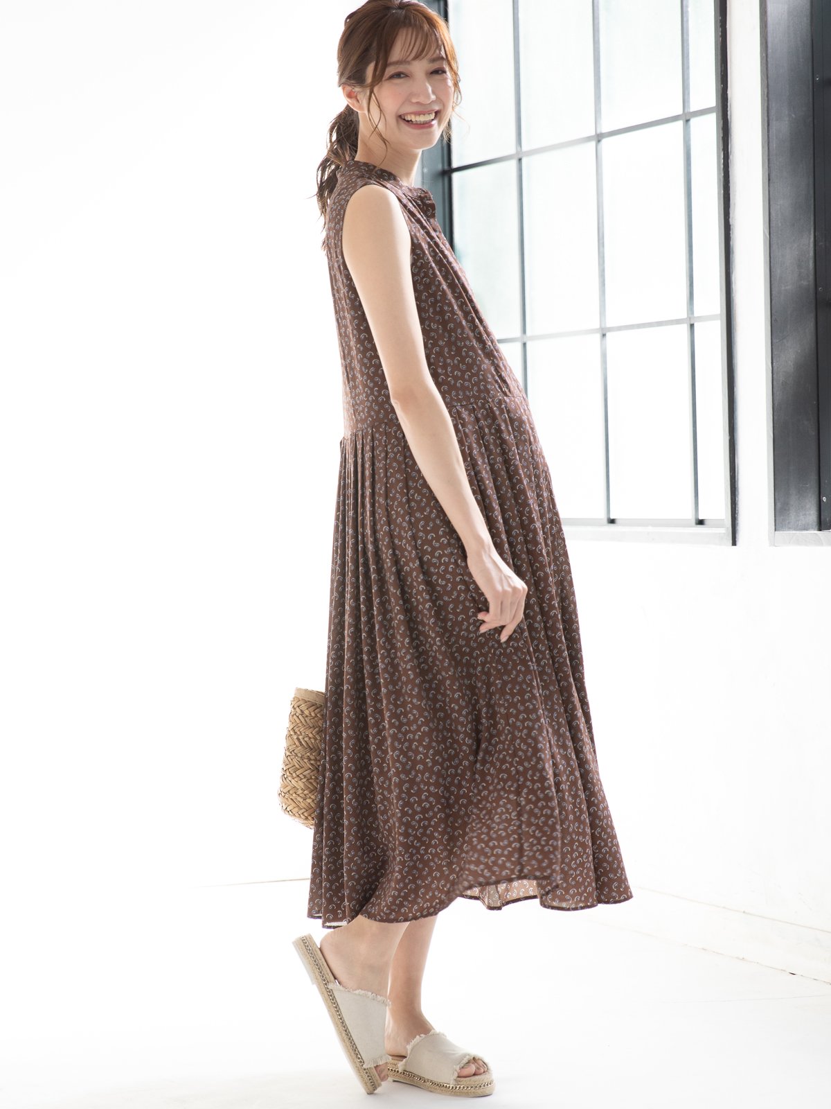 【出産後も長く使える】ペイズリー柄ノースリーブワンピース マタニティ・授乳服
