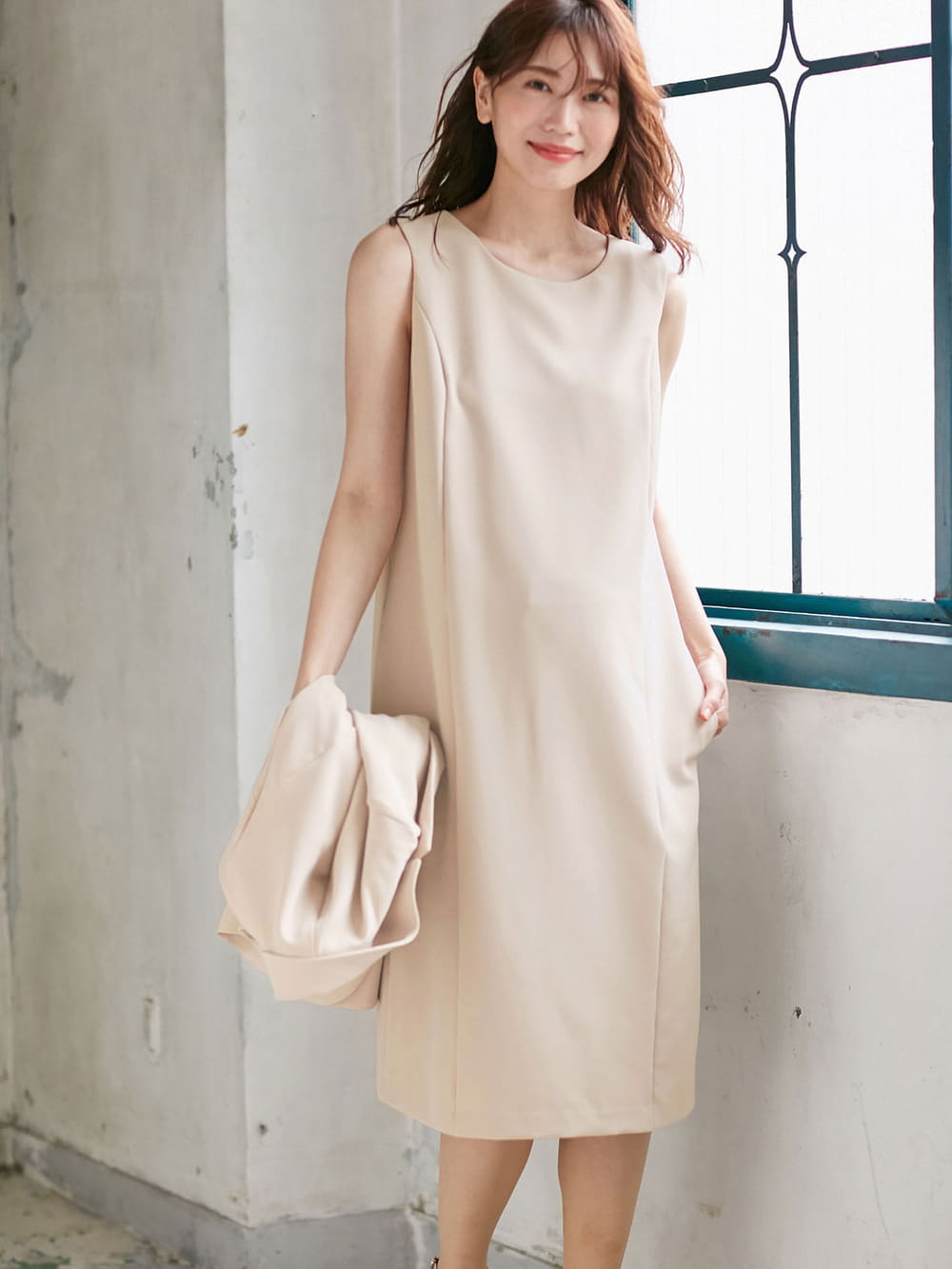 マタニティ ワンピース|ストレッチジョーゼットノースリーブワンピ－ス　マタニティ・授乳服【出産後も長く使える】|ベージュ