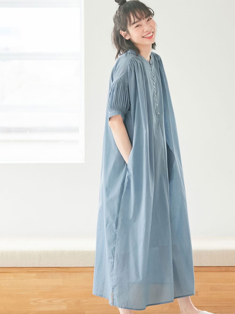 マタニティ ワンピース|コットンローンシアーロングワンピース　マタニティ・授乳服【出産後も長く使える】|サックス