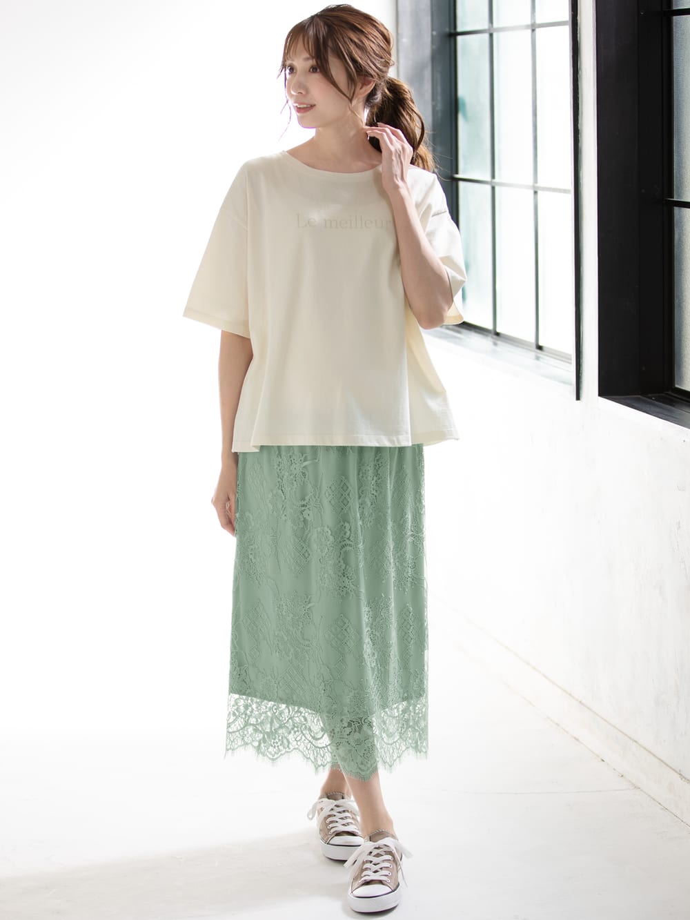 マタニティ トップス|USAコットンドロップショルダーTシャツ マタニティ・授乳服【出産後も長く使える】|オフ(ロゴ)