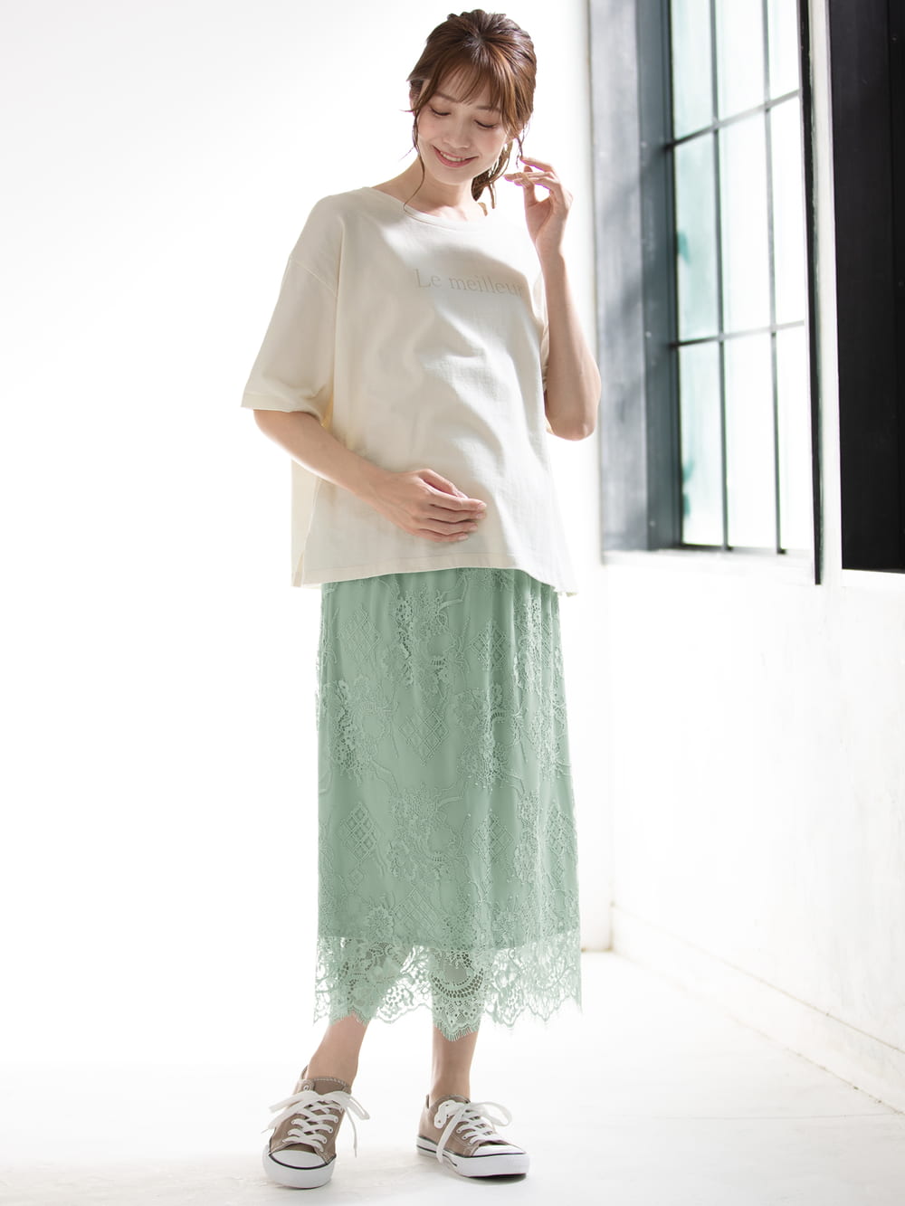 マタニティ トップス|USAコットンドロップショルダーTシャツ マタニティ・授乳服【出産後も長く使える】|オフ(ロゴ)