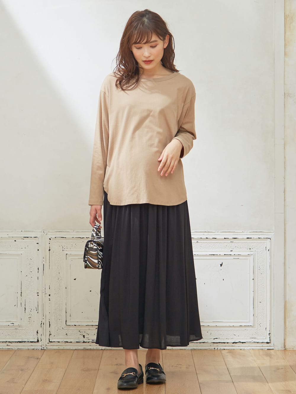 マタニティ スカート|【授乳口付】ラウンドヘムロンT&【産前産後】レーヨンギャザースカート【出産後も長く使える】|ベージュ×ブラック