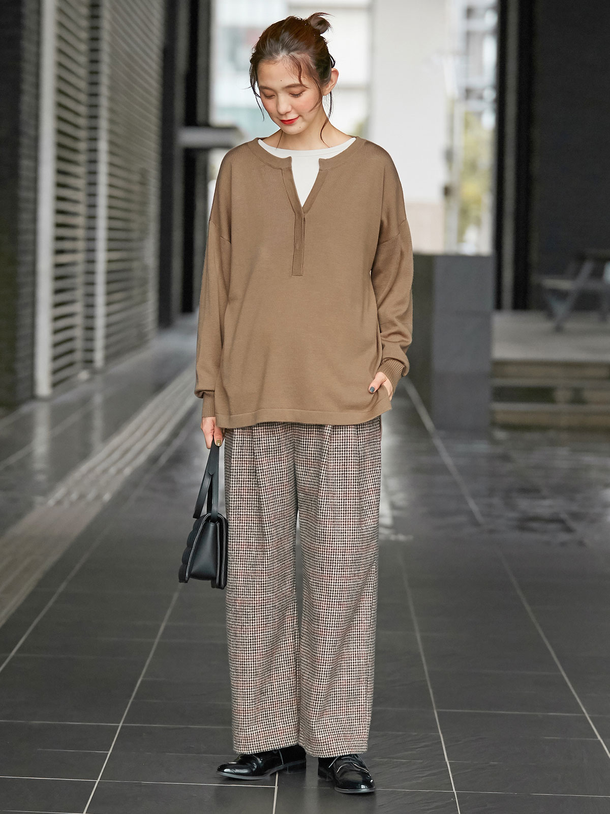 マタニティ トップス|【抗菌・防臭加工】ウール混スリットネックニットトップス　マタニティ・授乳服【出産後も長く使える】|ベージュ