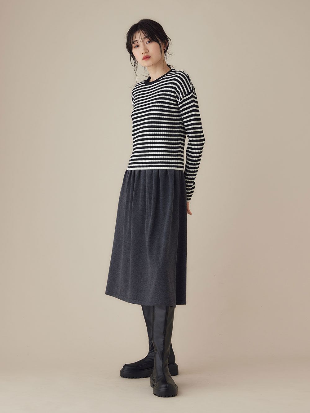 マタニティ ワンピース|【セット】リブニットトップス＆ニットジャンパースカート マタニティ・授乳服　【出産後も長く使える】|チャコール×ブラックオフボーダー