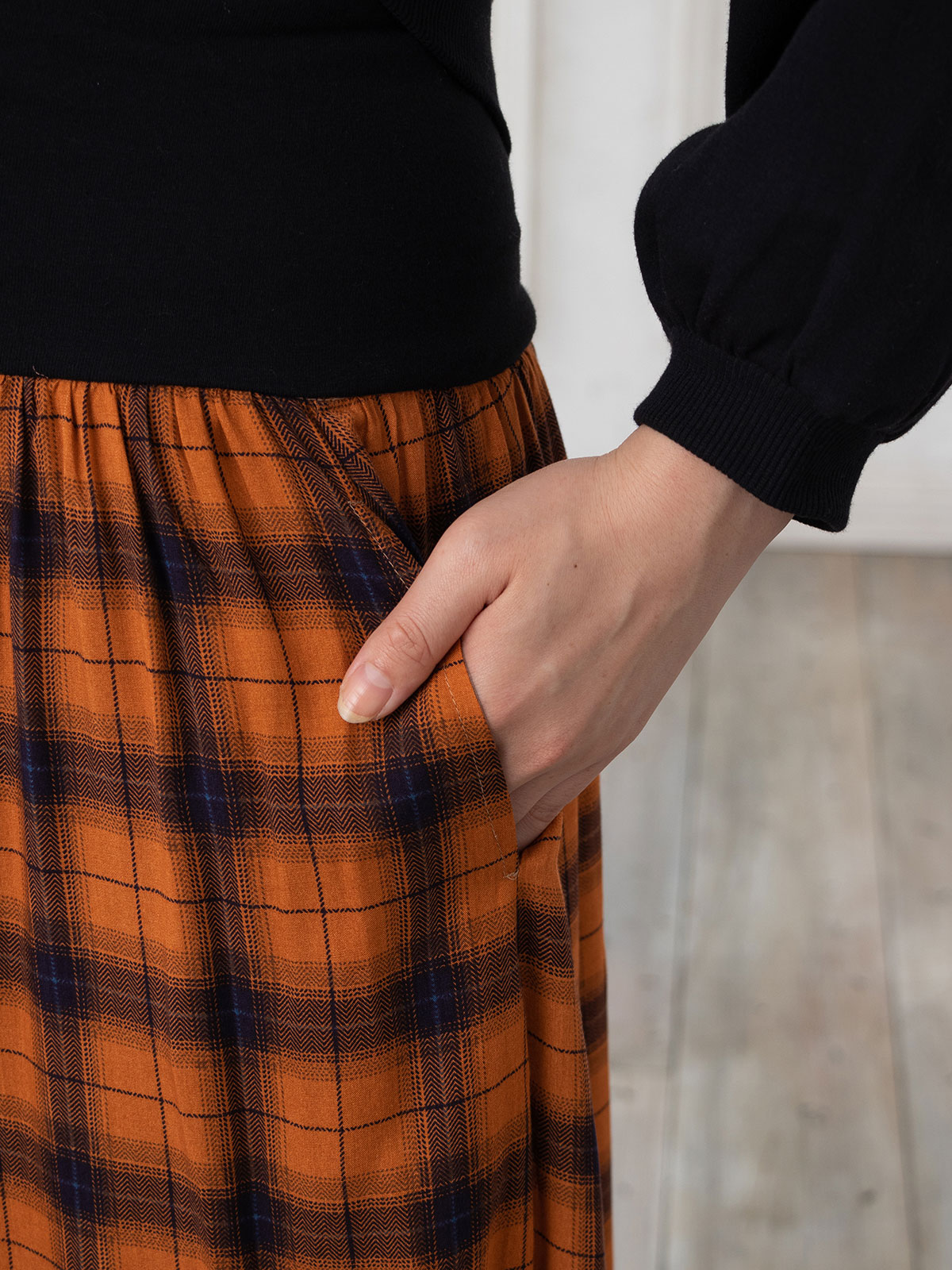 マタニティ ワンピース|【セット】裏起毛ロゴトップス＆産後も使えるチェックギャザーフレアスカート　マタニティ・授乳服