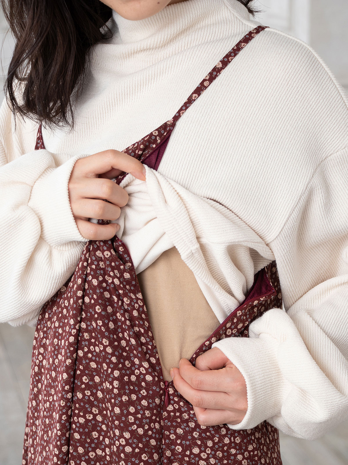 マタニティ ワンピース|【セット】ボトルネックニットソートップス＆プリントシフォンキャミワンピース　マタニティ・授乳服【出産後も長く使える】