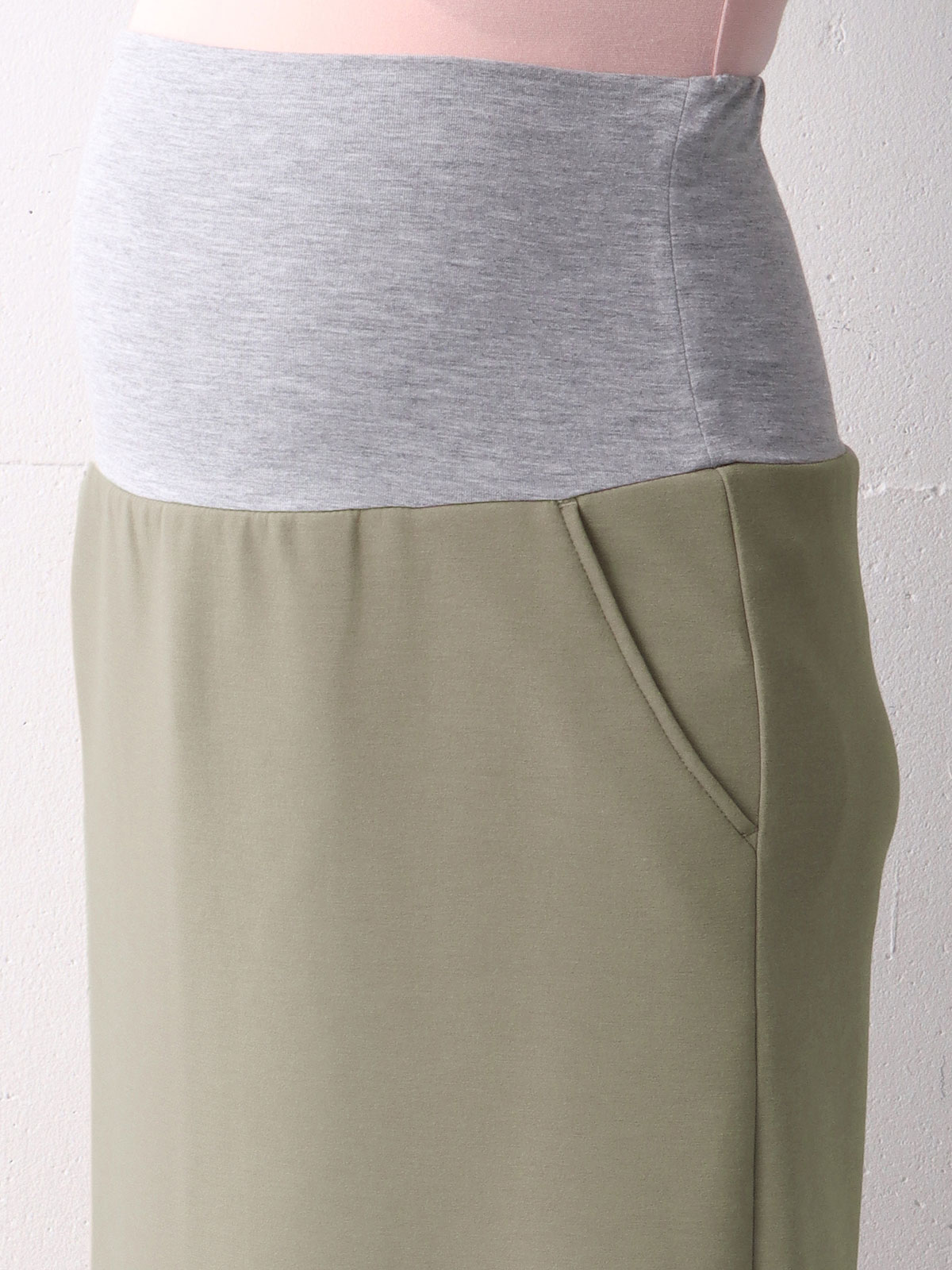 マタニティ スカート|【マタニティ】【抗菌防臭】ダンボールIラインスカート【出産後も長く使える】