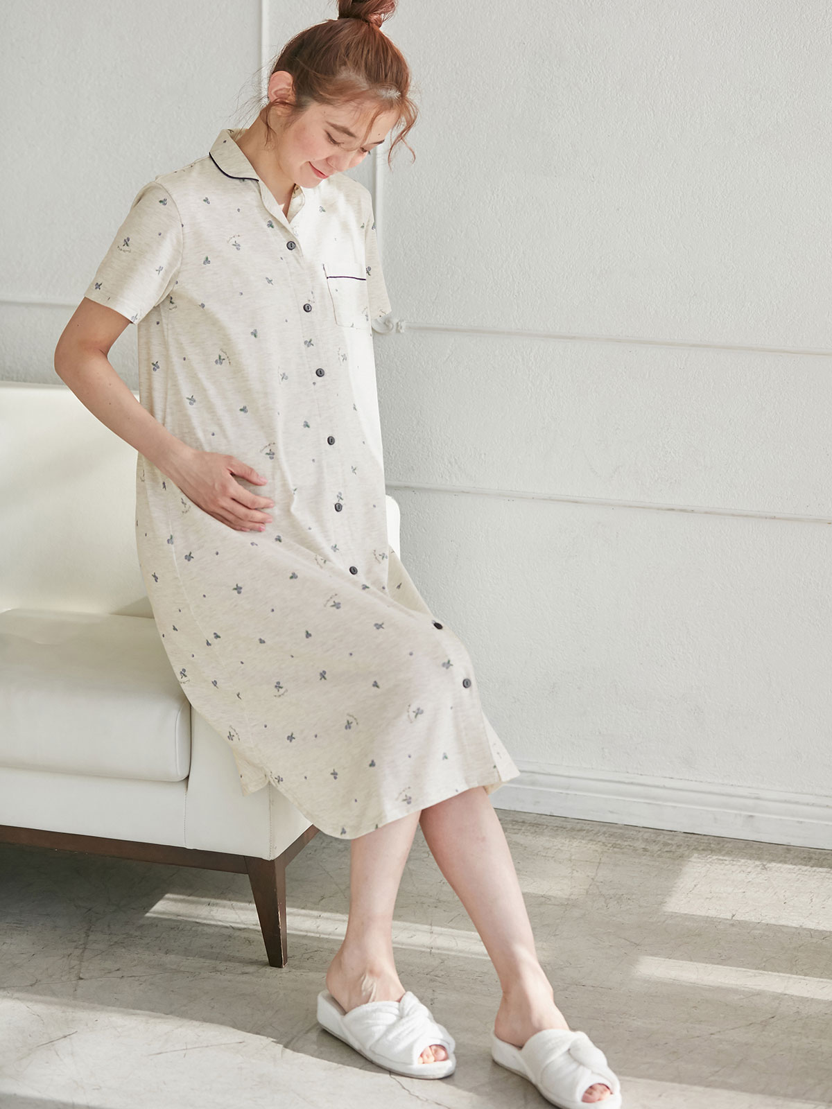 マタニティ パジャマ・ルームウェア|【マタニティ・授乳服】ブルーベリー柄半袖ネグリジェ|ライトグレー