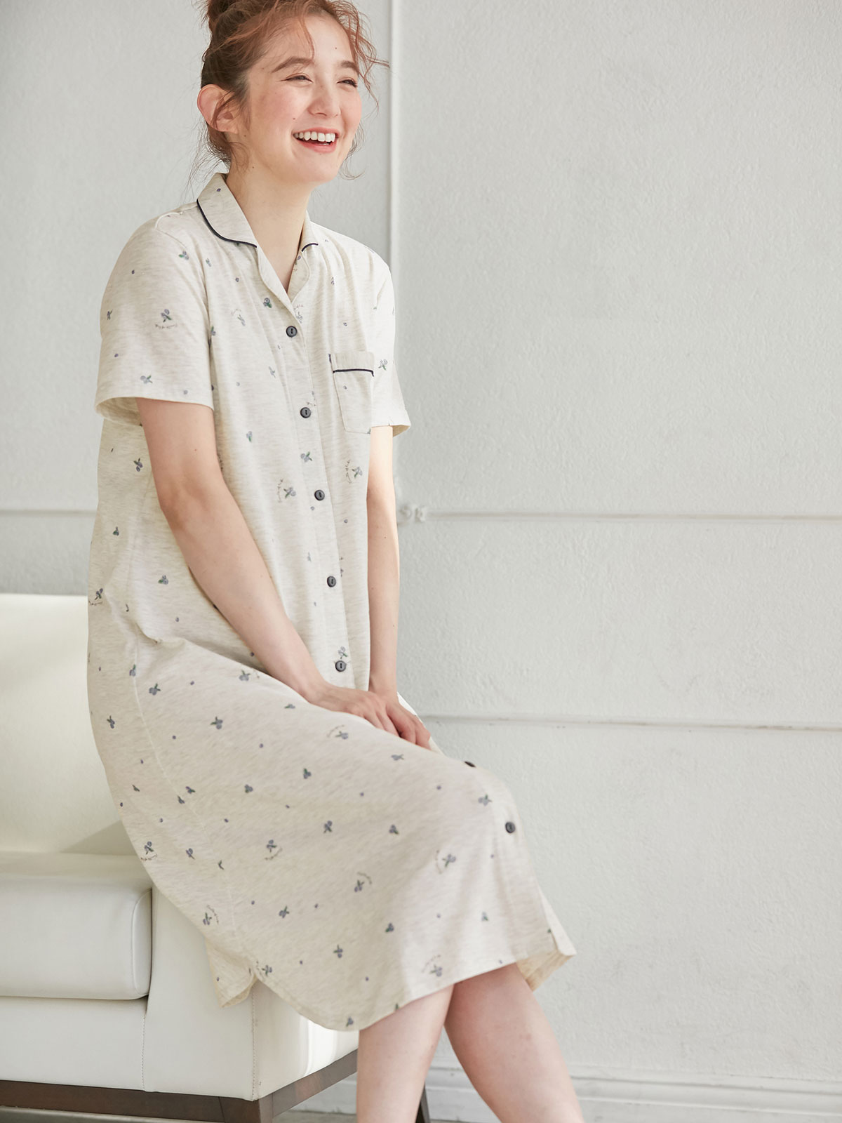 マタニティ パジャマ・ルームウェア|【マタニティ・授乳服】ブルーベリー柄半袖ネグリジェ|ライトグレー