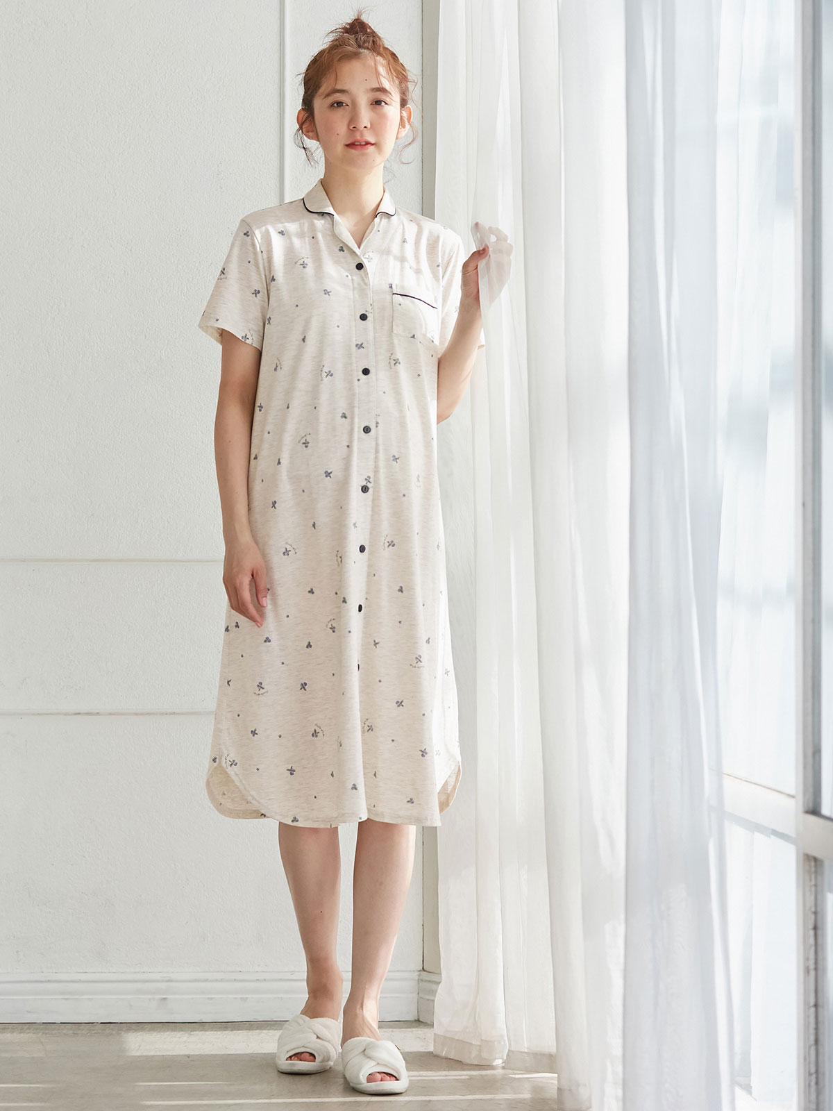 マタニティ パジャマ・ルームウェア|【マタニティ・授乳服】ブルーベリー柄半袖ネグリジェ|ライトグレー