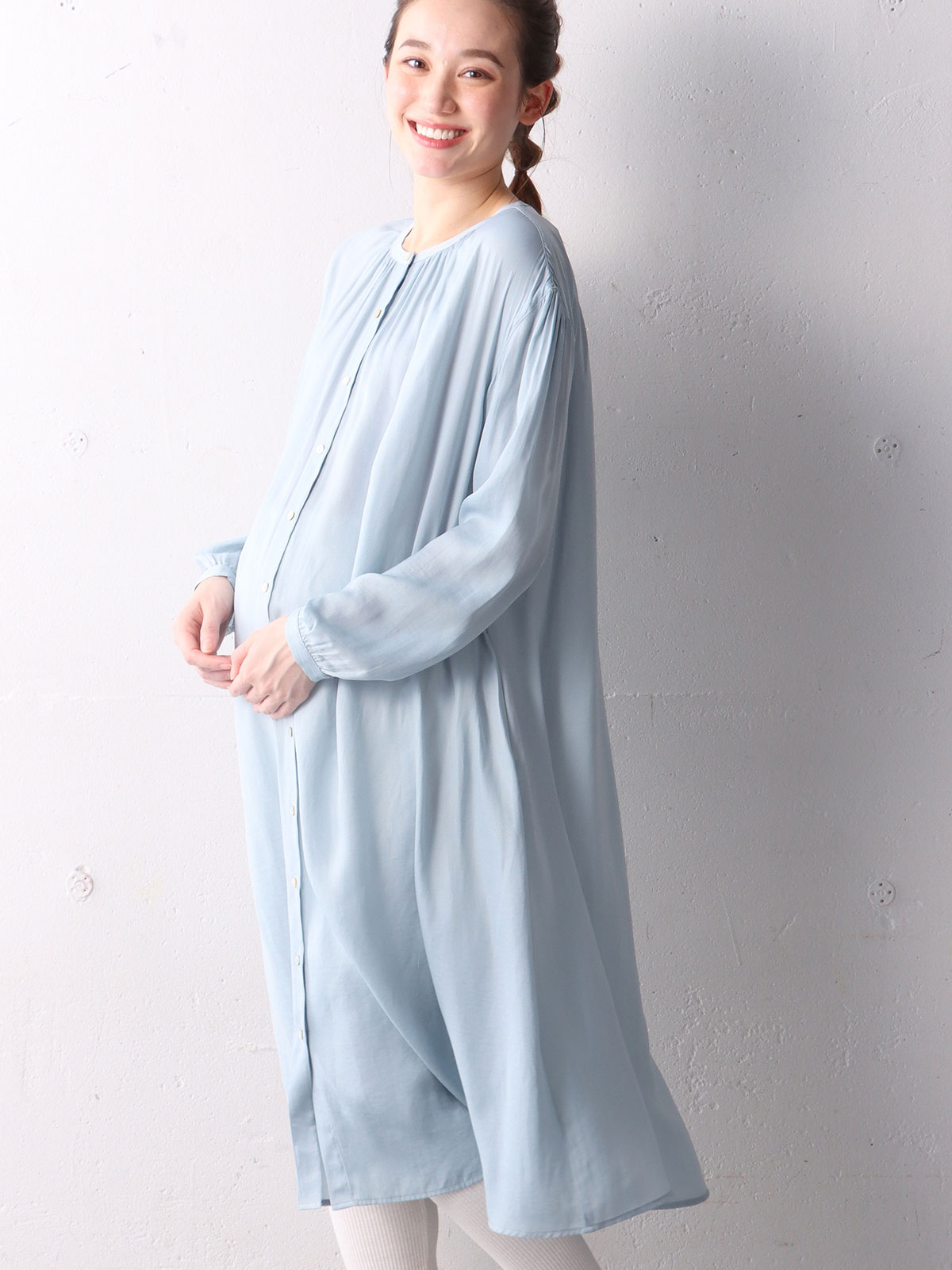 マタニティ ワンピース|【2丈展開】ヴィンテージサテン3WAYギャザーフレアルームワンピース　マタニティ・授乳服【出産後も長く使える】|グレイッシュブルー（ショート丈）