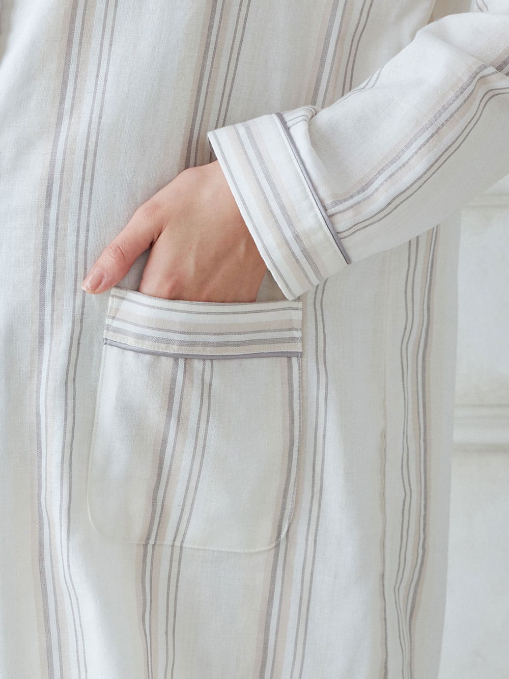 マタニティ パジャマ・ルームウェア|【マタニティ・授乳パジャマ】Wガーゼマルチストライプパイピング長袖シャツパジャマ＆産後も使えるパンツセット