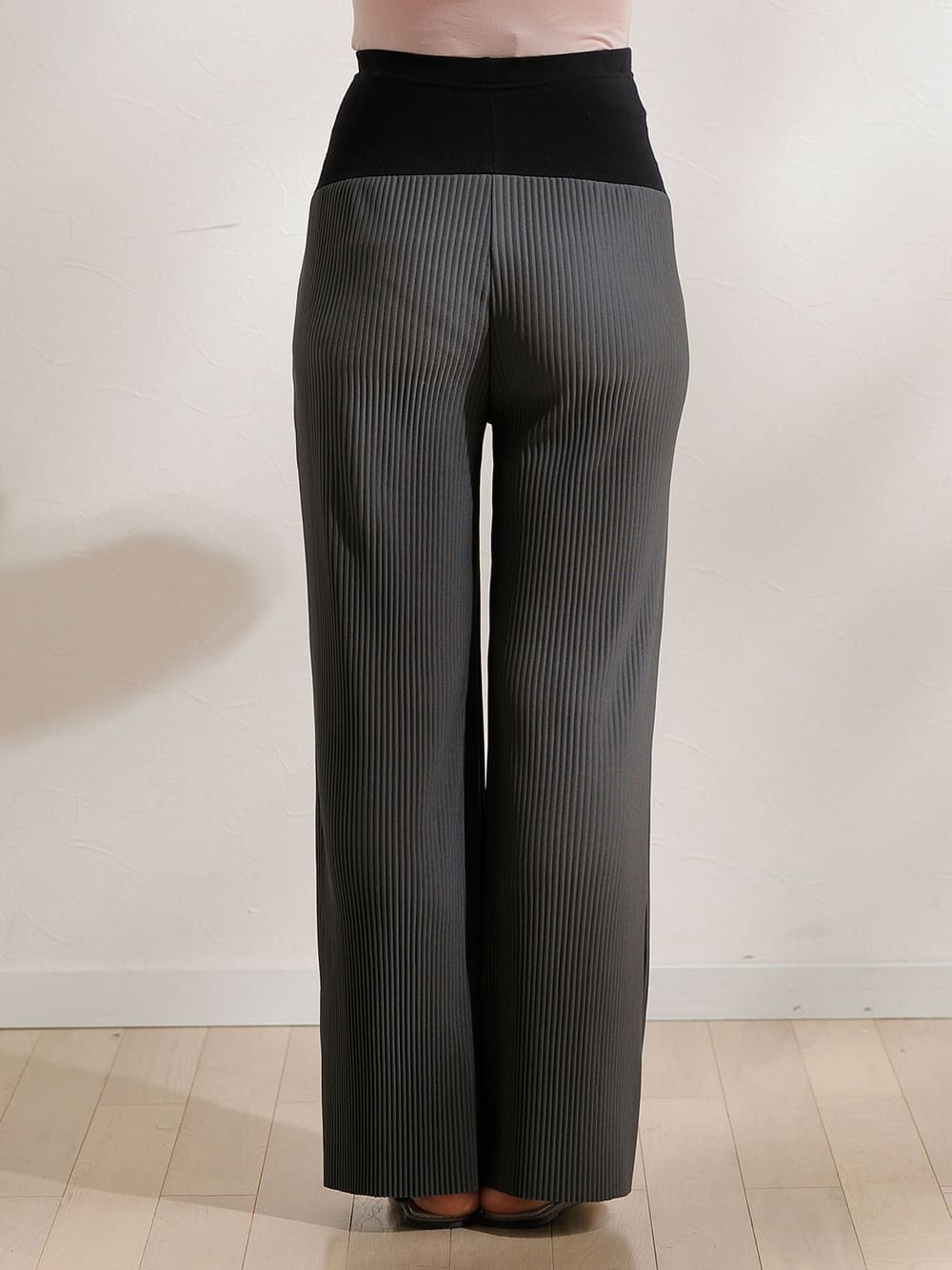 マタニティ パンツ|【マタニティ・産後対応】フリーカットできるリブフレアパンツ【出産後も長く使える】