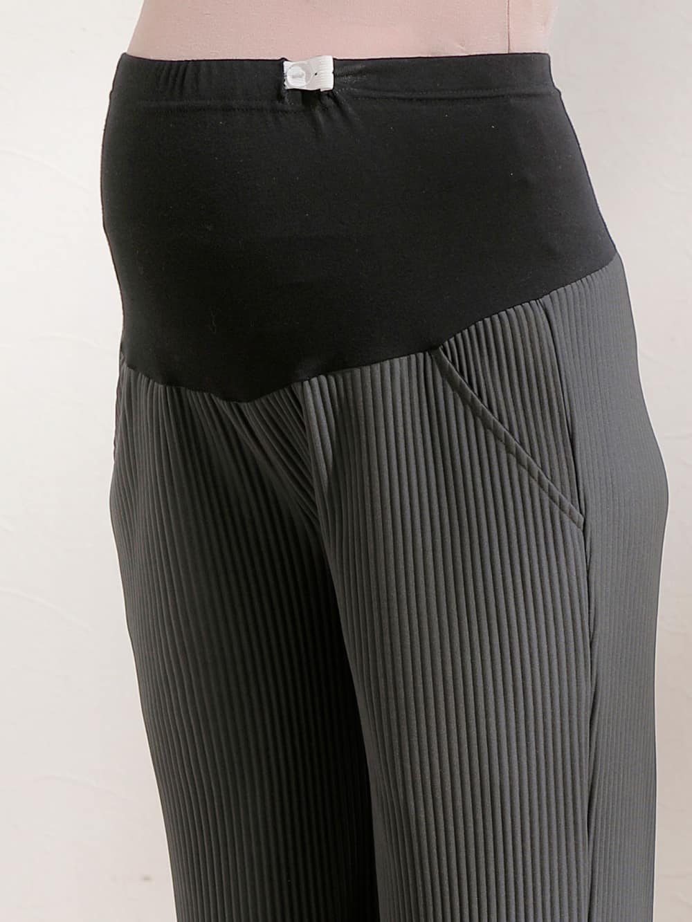 マタニティ パンツ|【マタニティ・産後対応】フリーカットできるリブフレアパンツ【出産後も長く使える】