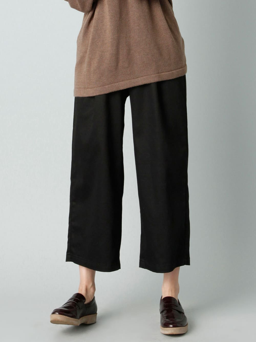 マタニティ パンツ|【産後専用】ママと開発した産後サポートVパンツタックストレート|ブラック