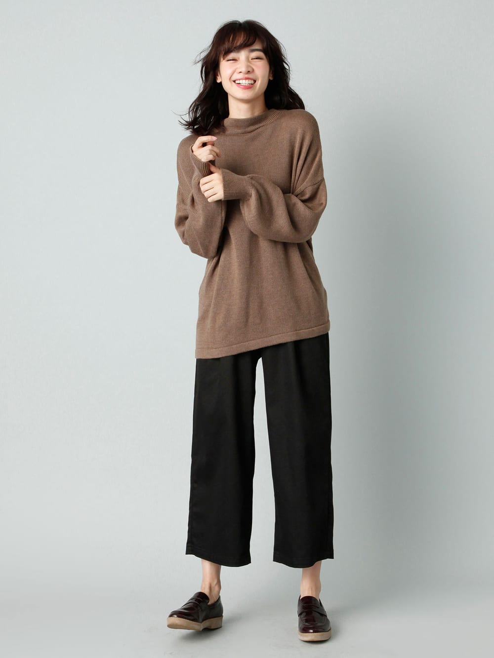 マタニティ パンツ|【産後専用】ママと開発した産後サポートVパンツタックストレート|ブラック