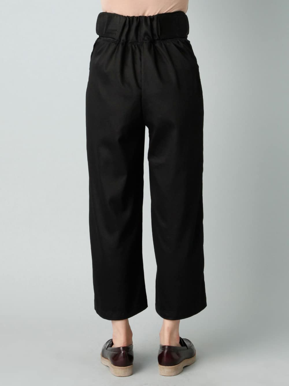 マタニティ パンツ|【産後専用】ママと開発した産後サポートVパンツタックストレート