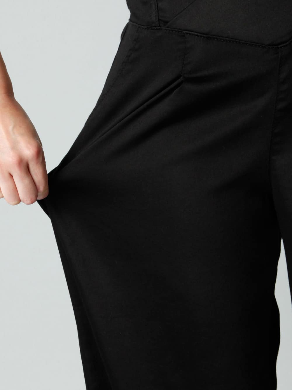 マタニティ パンツ|【産後専用】ママと開発した産後サポートVパンツタックストレート