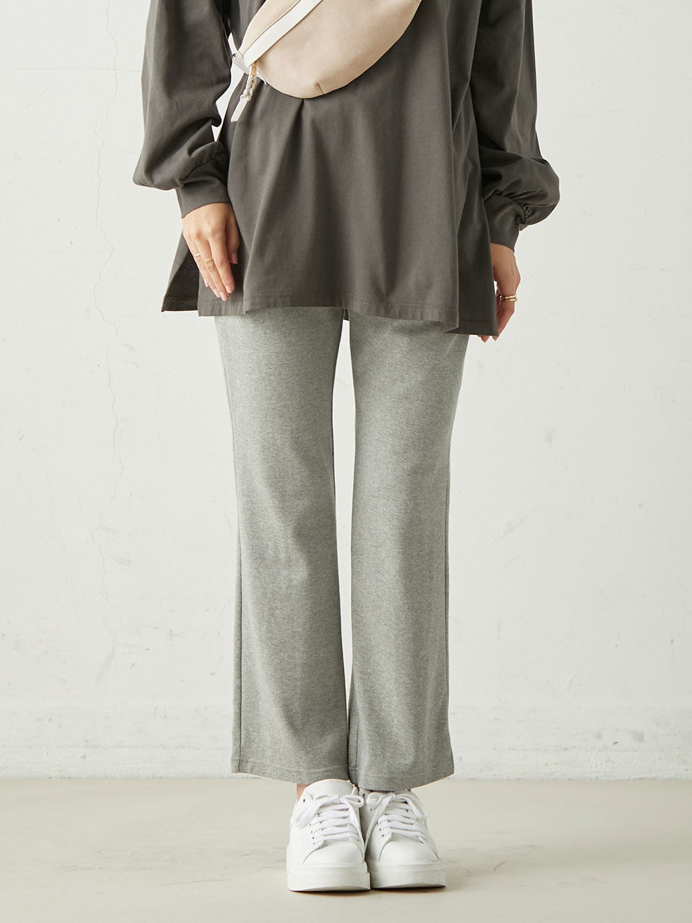 マタニティ パンツ|産後用 骨盤ベルト内蔵ストレートパンツ【出産後も長く使える】|グレー