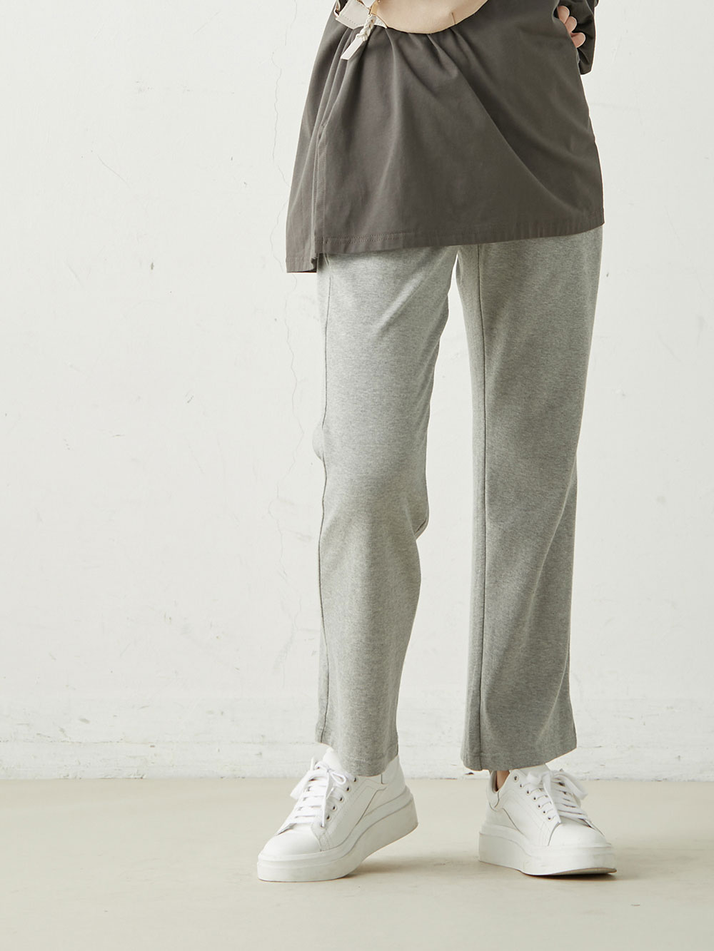 マタニティ パンツ|産後用 骨盤ベルト内蔵ストレートパンツ【出産後も長く使える】|グレー