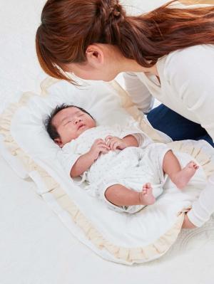 ベビーベッド・布団|【日本製】ANGELIEBEオリジナル  ママらく抱っこ布団
