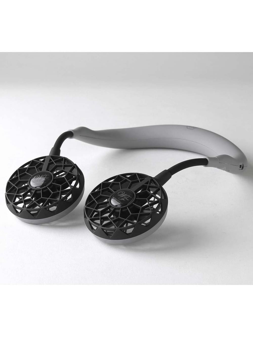 子育て便利家電|SPICE（スパイス）Wfanハンズフリーポータブル扇風機