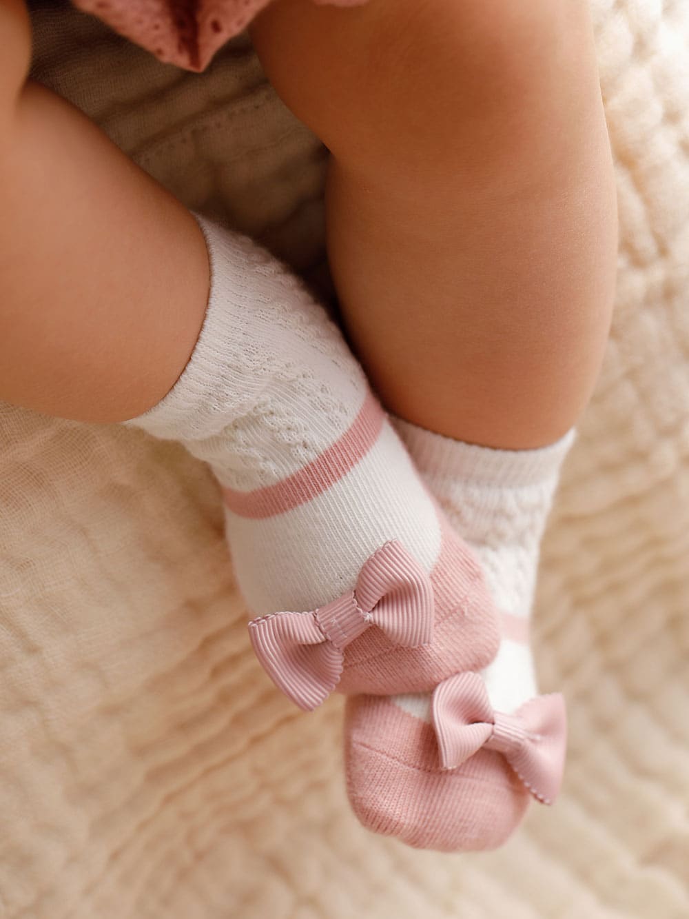 赤ちゃん 靴下 Ampersand ワンストラップシューズ風ソックス ベビー 新生児 服 ベビー用品通販 エンジェリーベ 公式