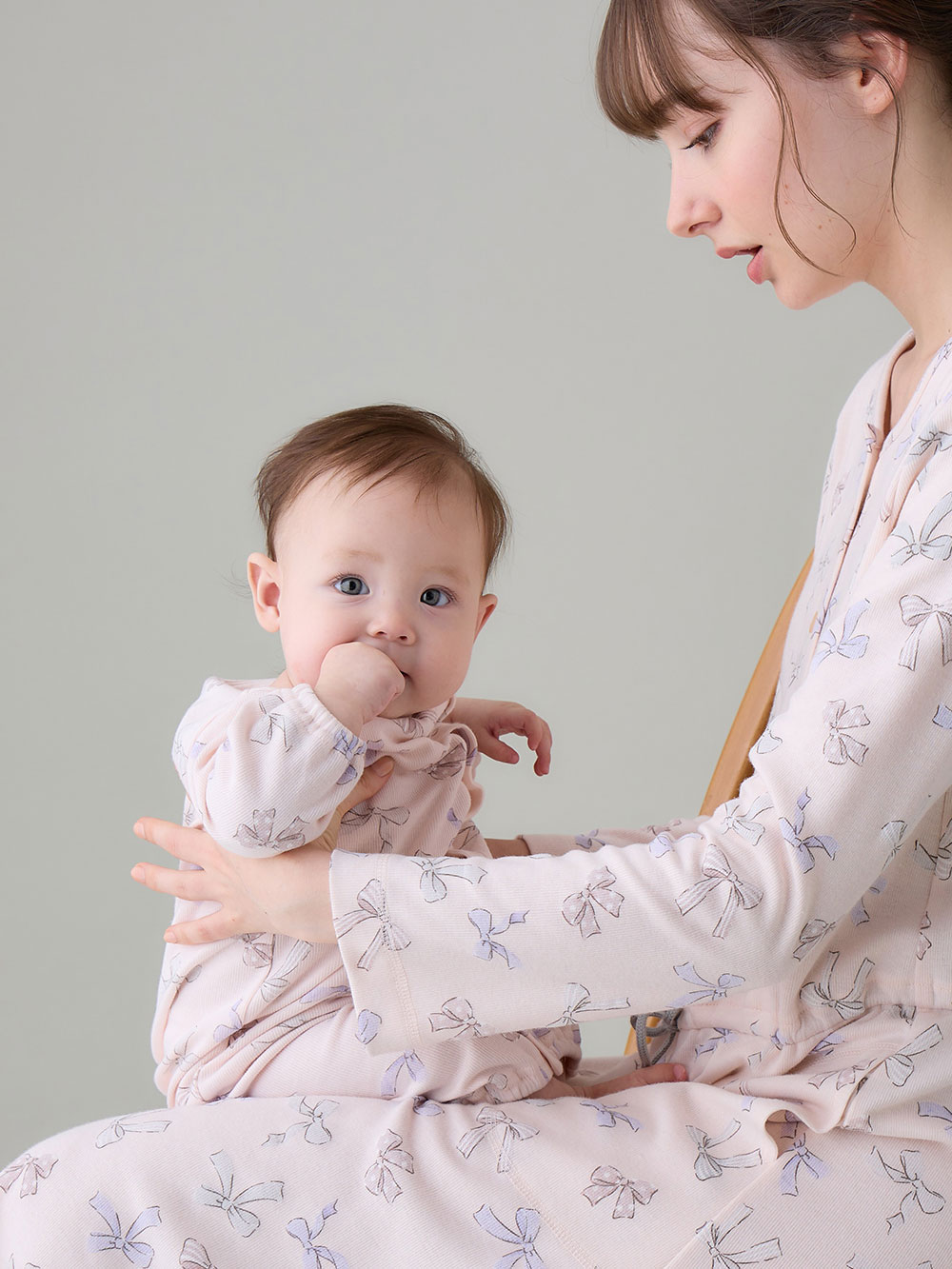 子供服靴の美品まとめました美品【メゾピアノ】2wayオール　ベビードレス　スタイ　靴下　50-70サイズ