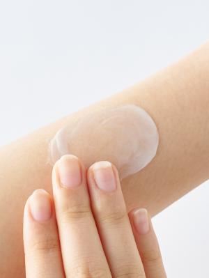 赤ちゃん お風呂・ベビースキンケア|【ミキハウス】マタニティケアクリーム|ー