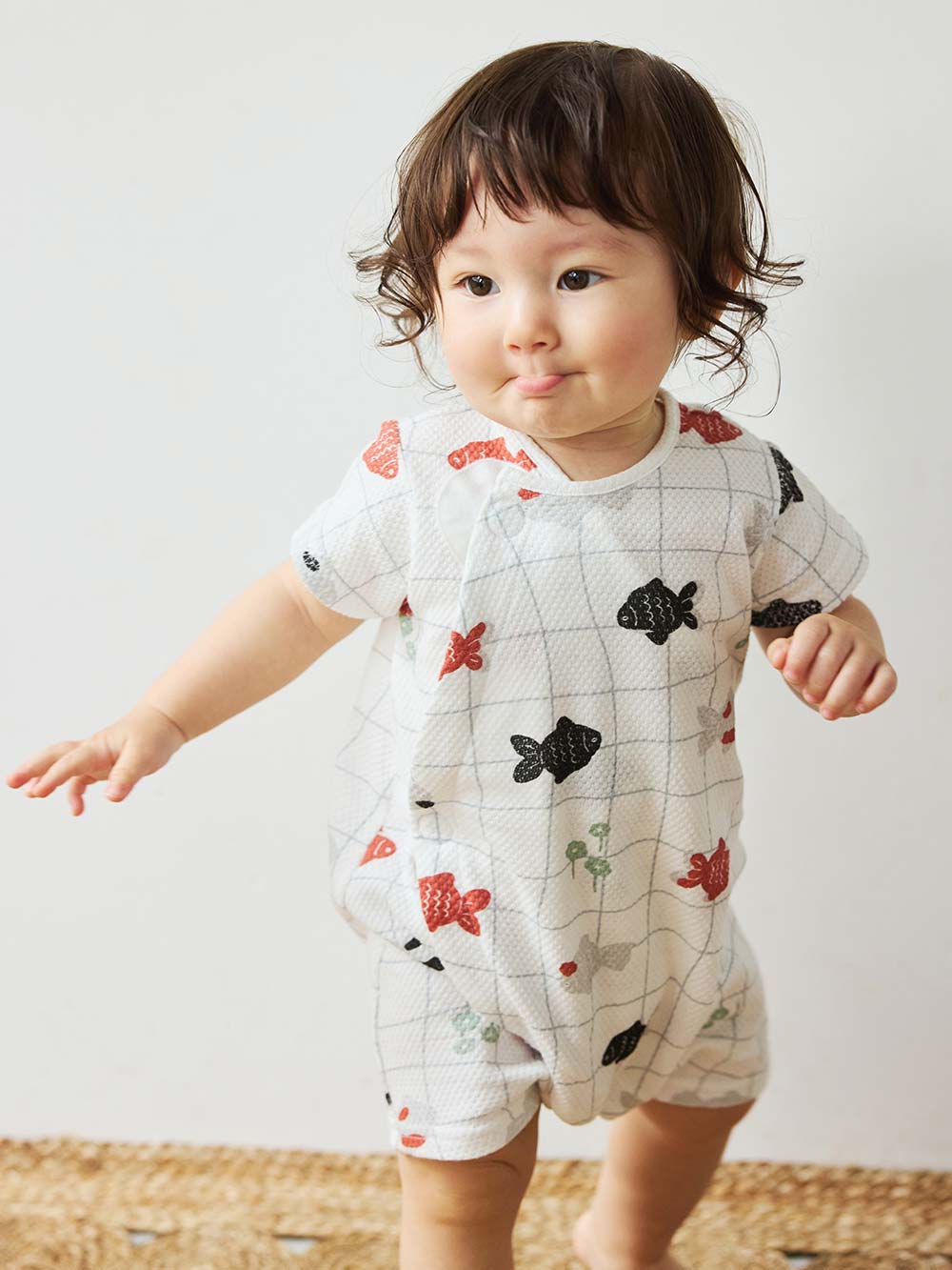 ロンパース・カバーオール|【mocmof】金魚柄サマーロンパース|オフホワイト