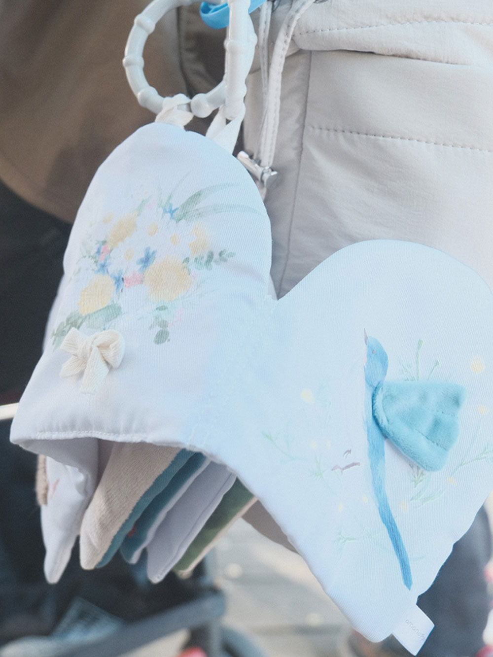 ベビーおもちゃ|【amanoppo】ぬのえほん いつでも花束をそばに