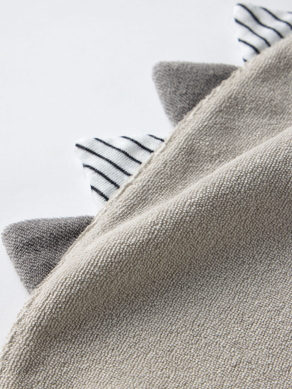 スタイ（よだれかけ）|【mocmof】恐竜スタイ